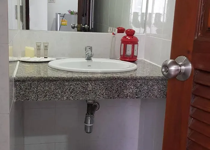 Thanaree Place Appart hôtel 3*